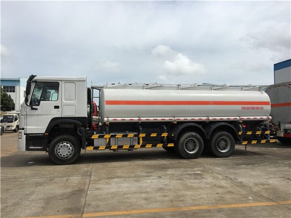 HOWO 6x4 10 Wheels 20-25CBM  Fuel oil Tanker